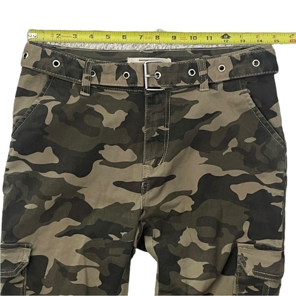 I & M Camo Joggers Cargo Pants Jeans Womens Medium Pockets High Rise Belted USA - Picture 4 of 9